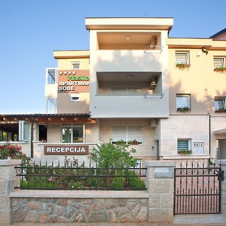 Apartments Maslina II Njivice Bagian luar foto