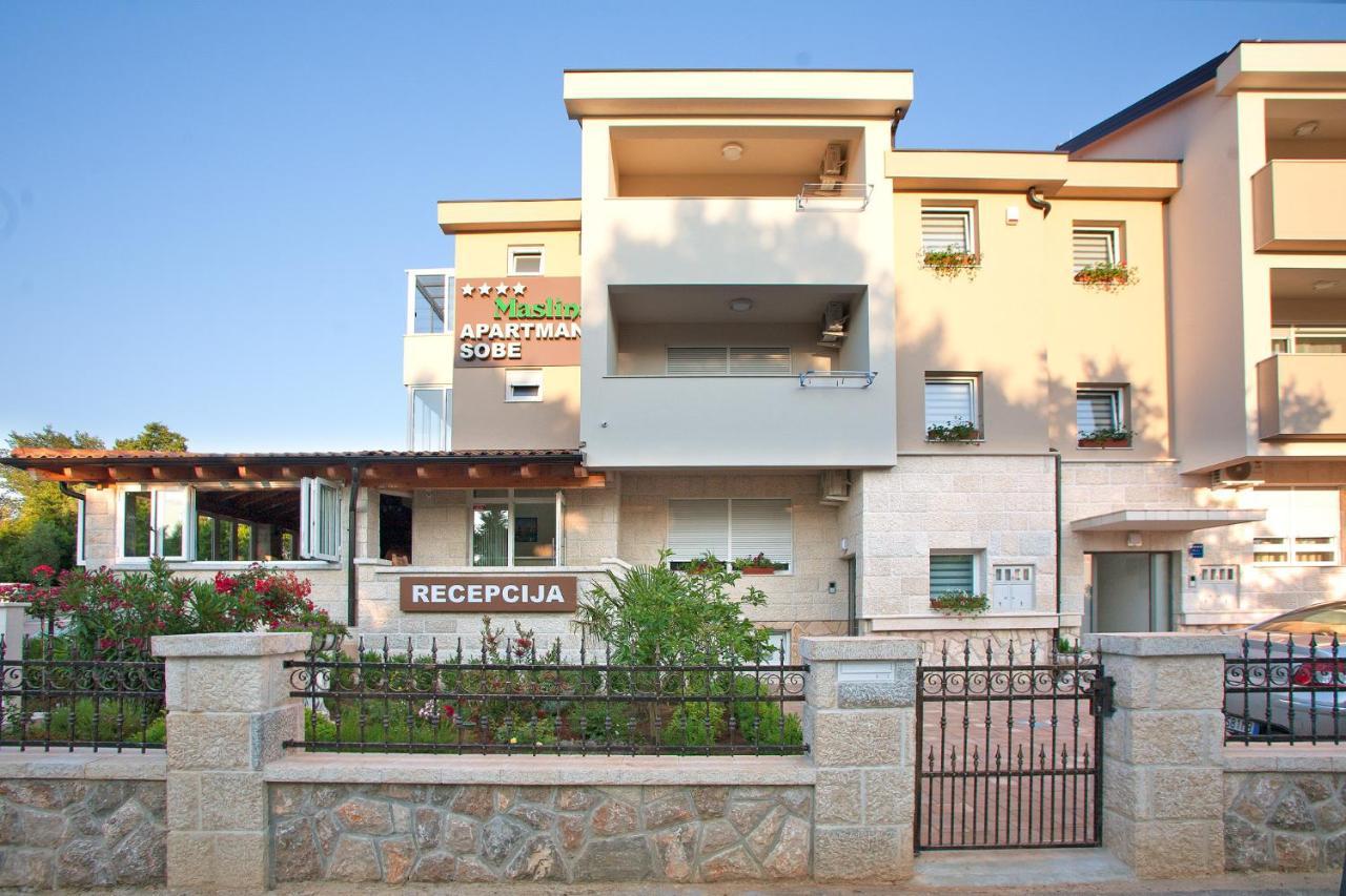 Apartments Maslina II Njivice Bagian luar foto