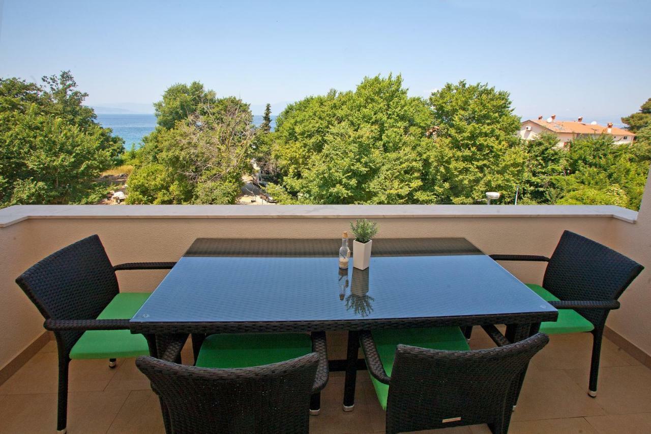 Apartments Maslina II Njivice Bagian luar foto