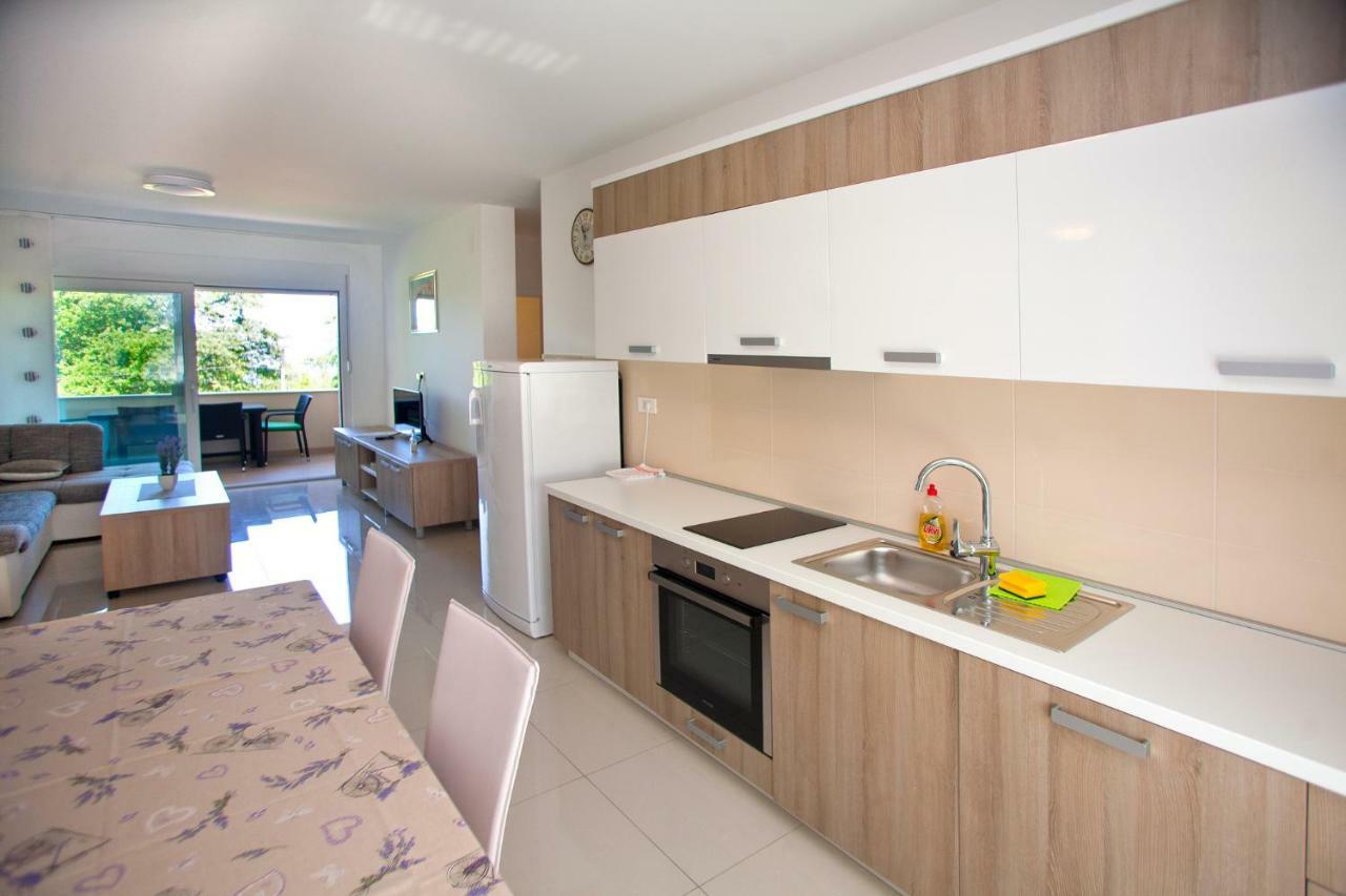 Apartments Maslina II Njivice Bagian luar foto