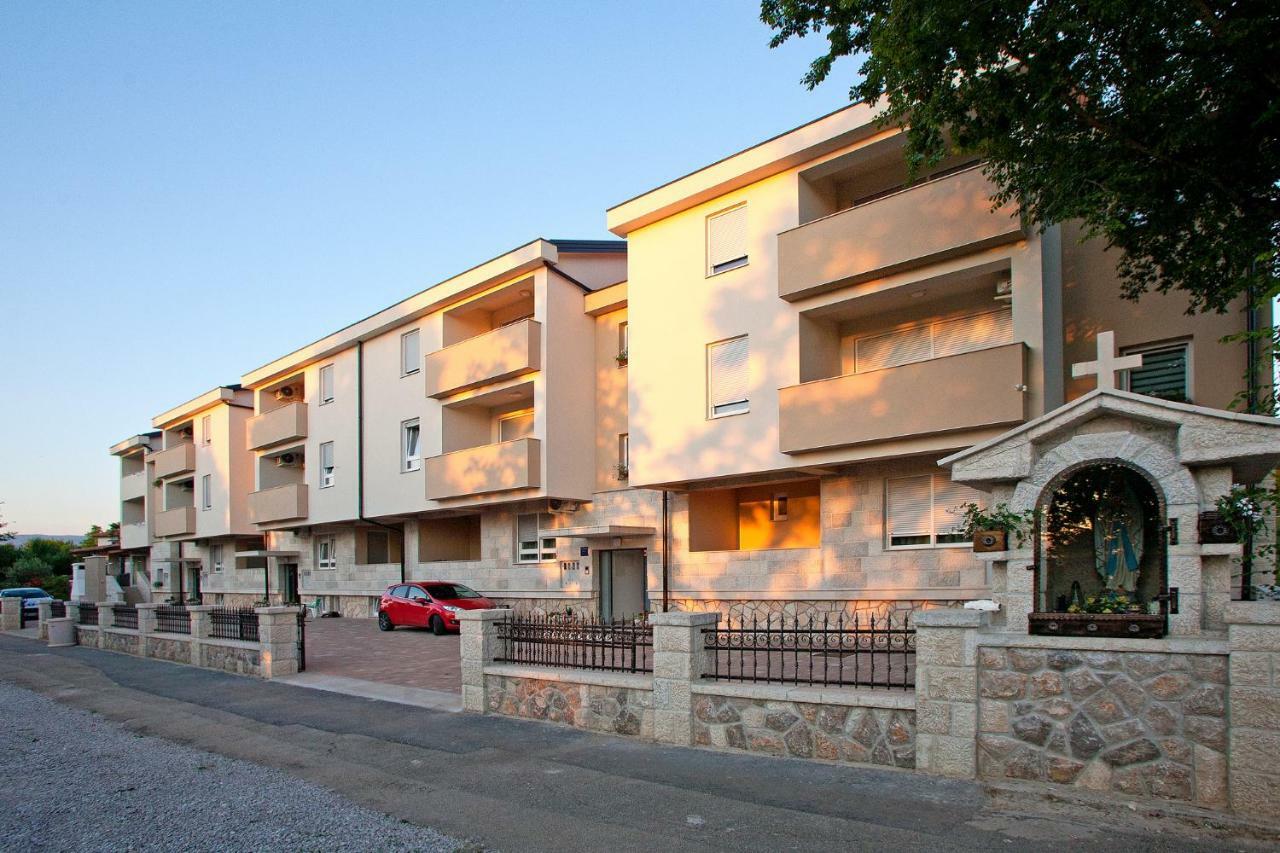 Apartments Maslina II Njivice Bagian luar foto