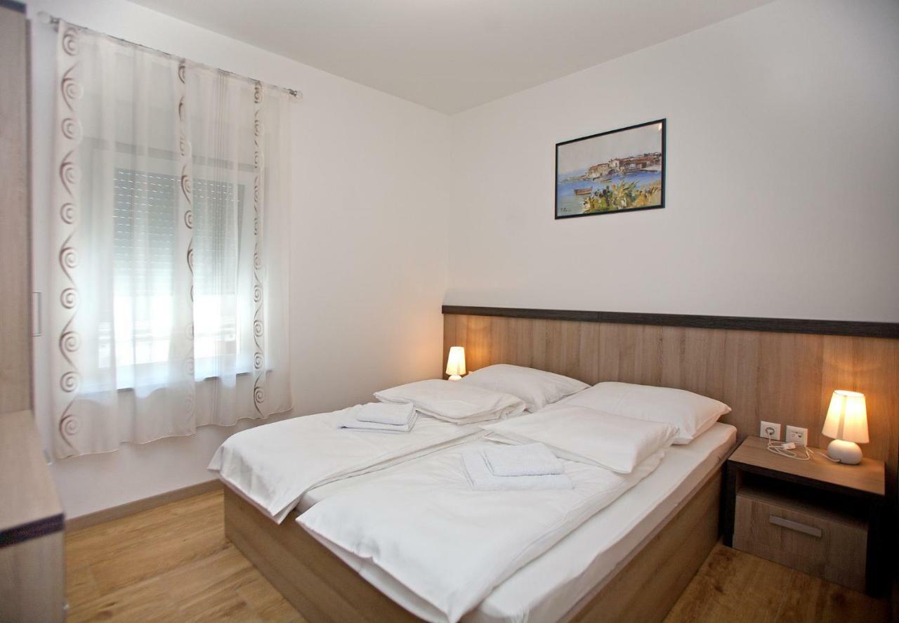 Apartments Maslina II Njivice Bagian luar foto