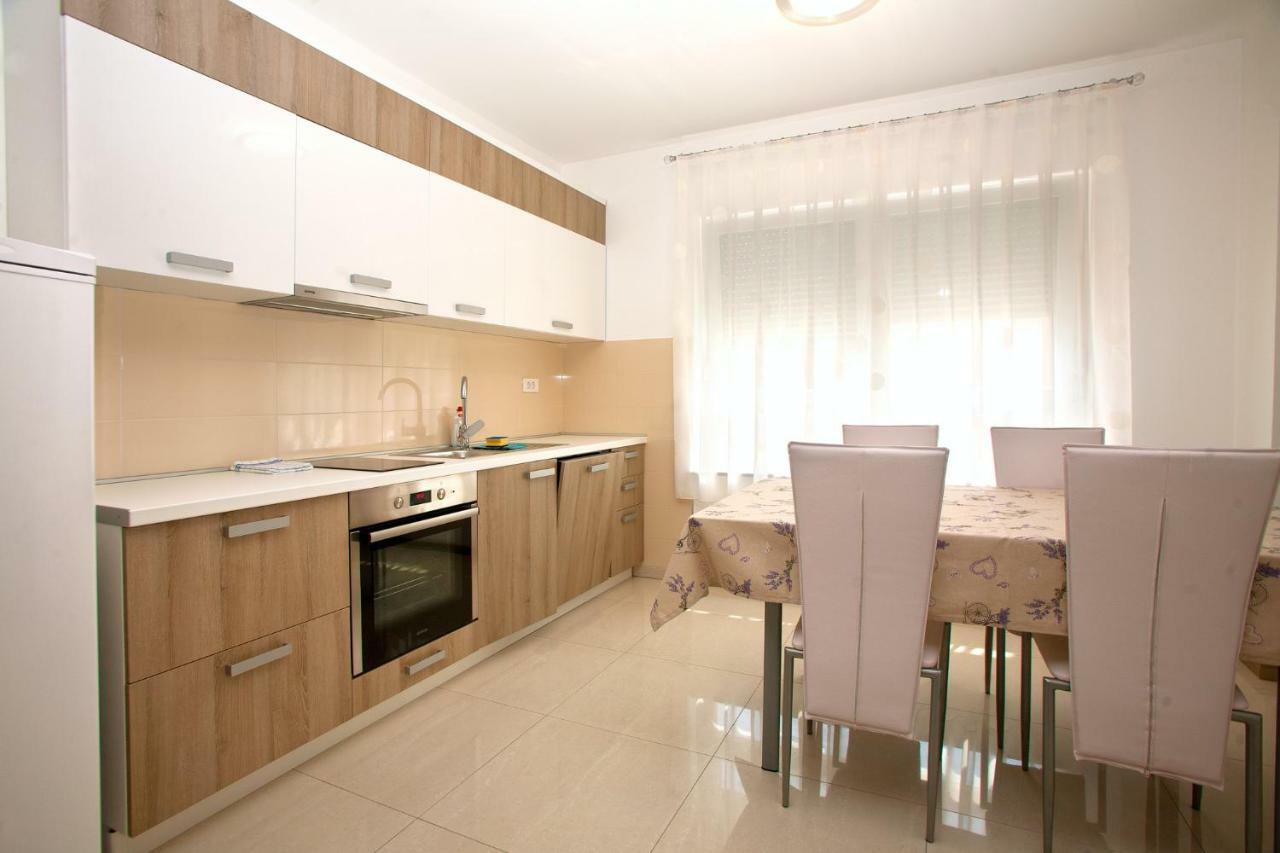Apartments Maslina II Njivice Bagian luar foto