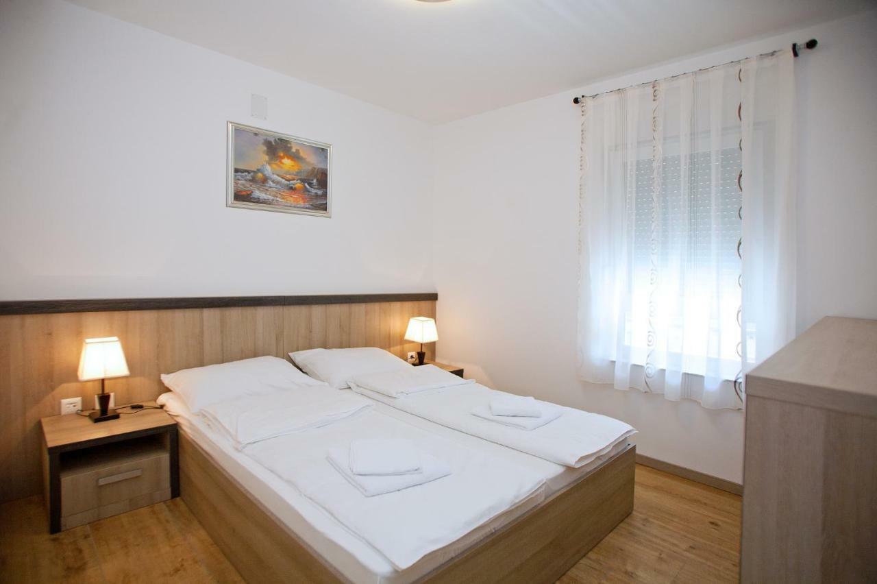 Apartments Maslina II Njivice Bagian luar foto