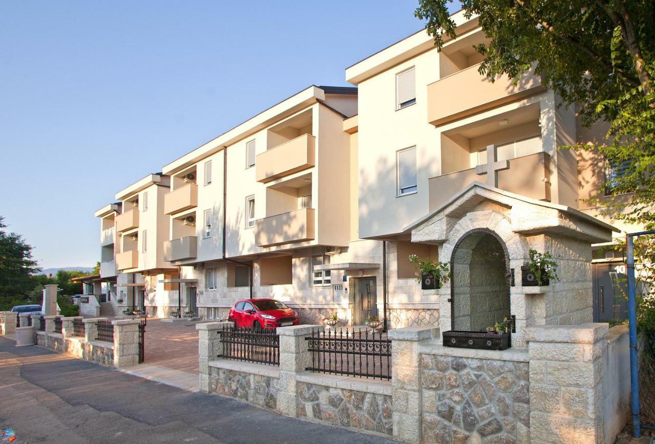 Apartments Maslina II Njivice Bagian luar foto