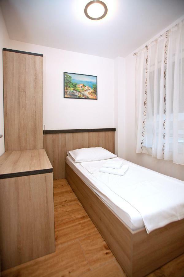 Apartments Maslina II Njivice Bagian luar foto