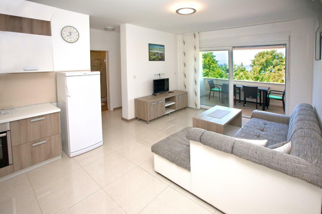 Apartments Maslina II Njivice Bagian luar foto