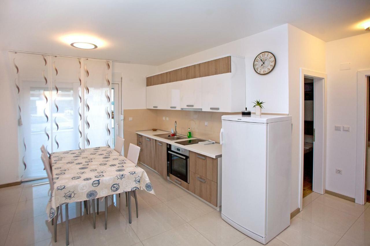 Apartments Maslina II Njivice Bagian luar foto