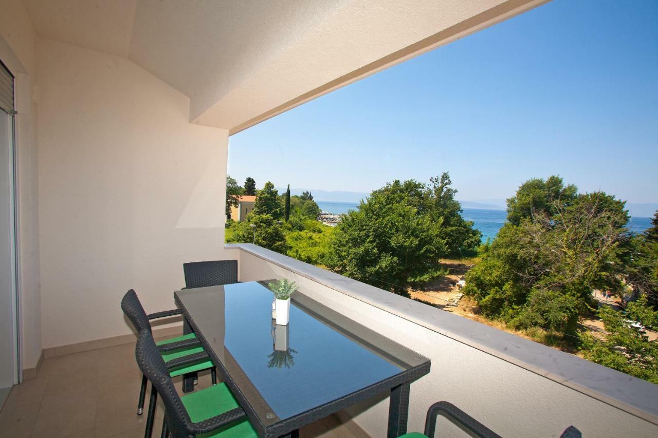 Apartments Maslina II Njivice Bagian luar foto